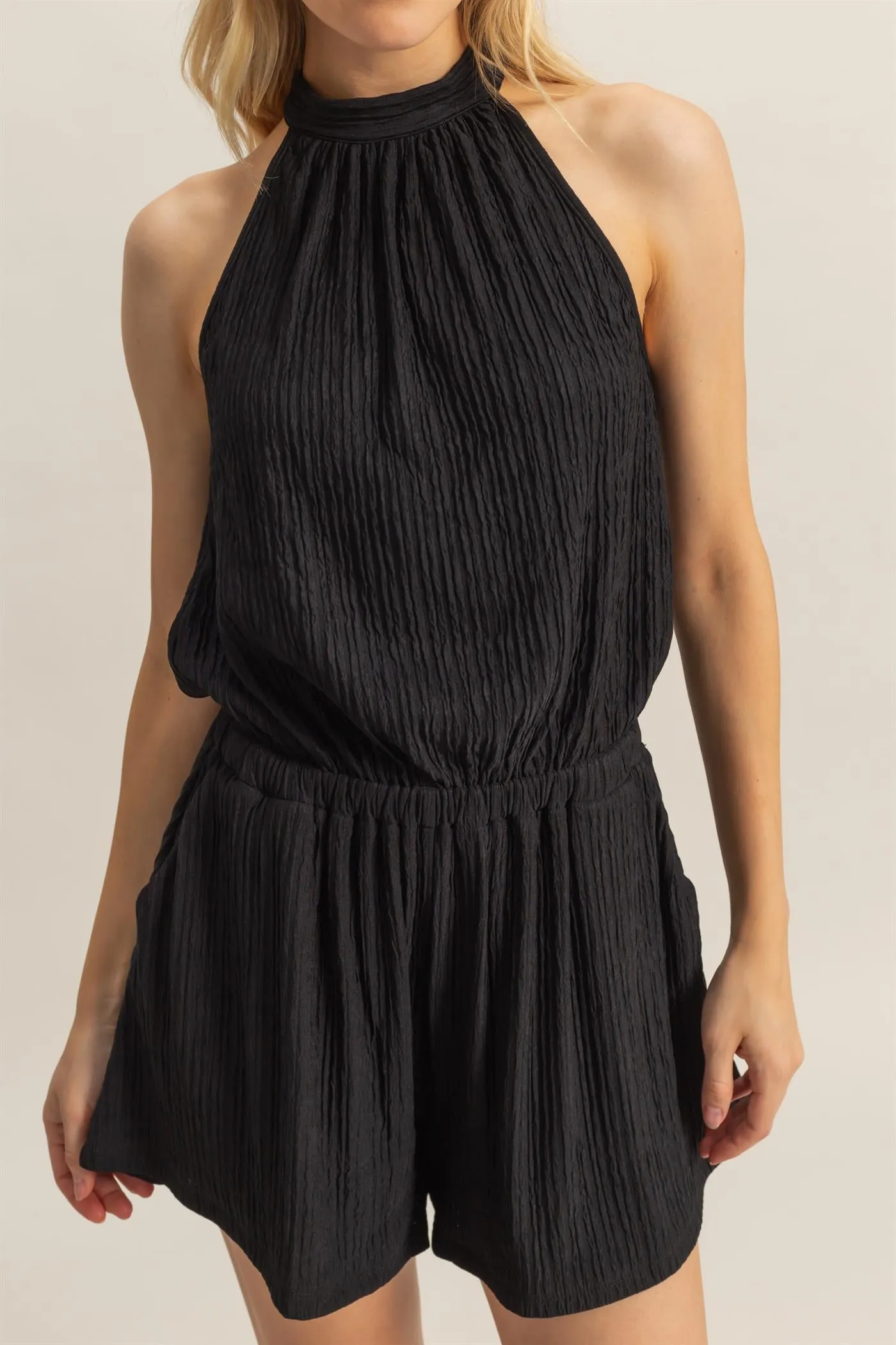 HF25C568-Textured Knit Sleeveless Halter Romper