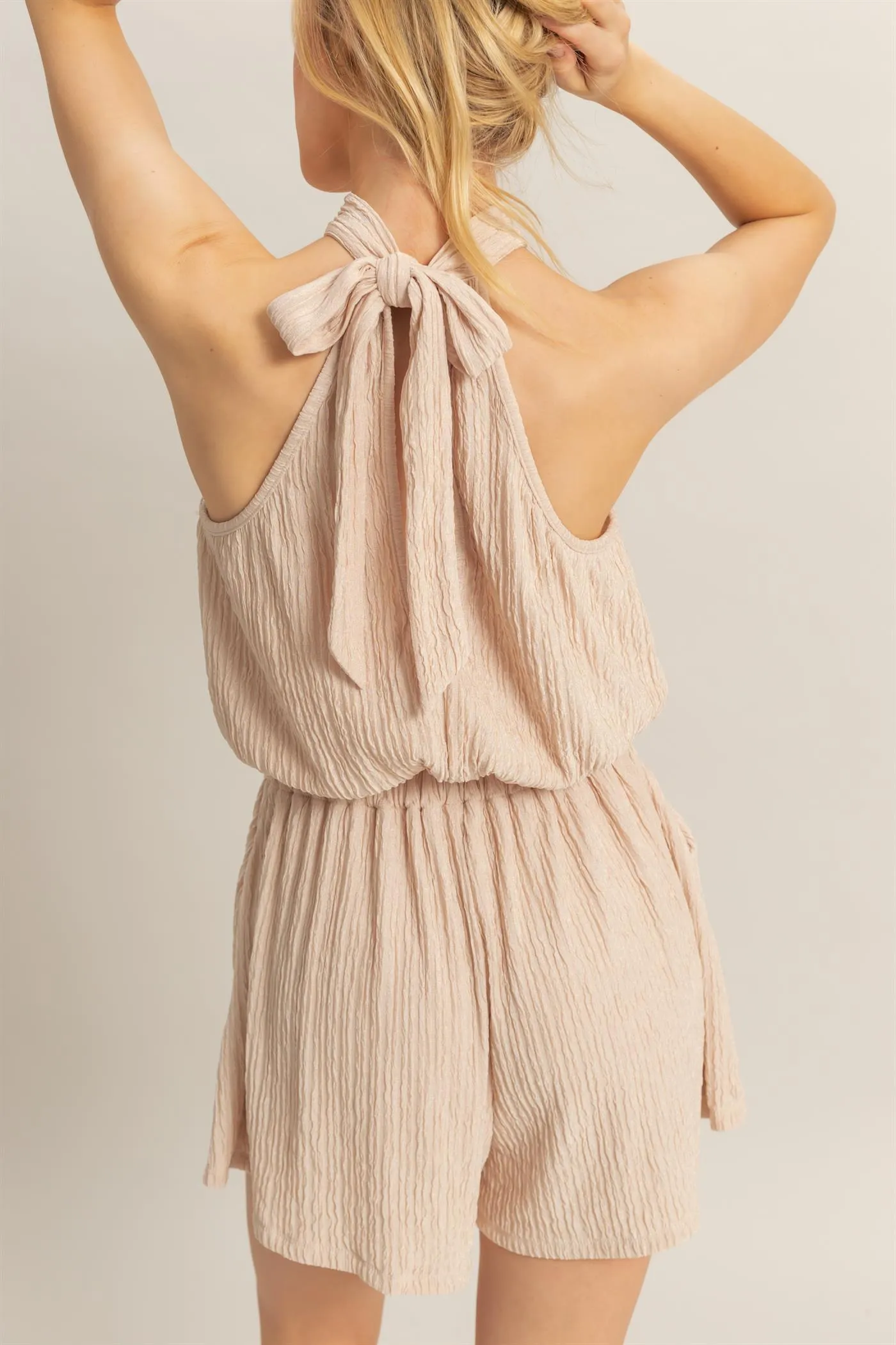 HF25C568-Textured Knit Sleeveless Halter Romper