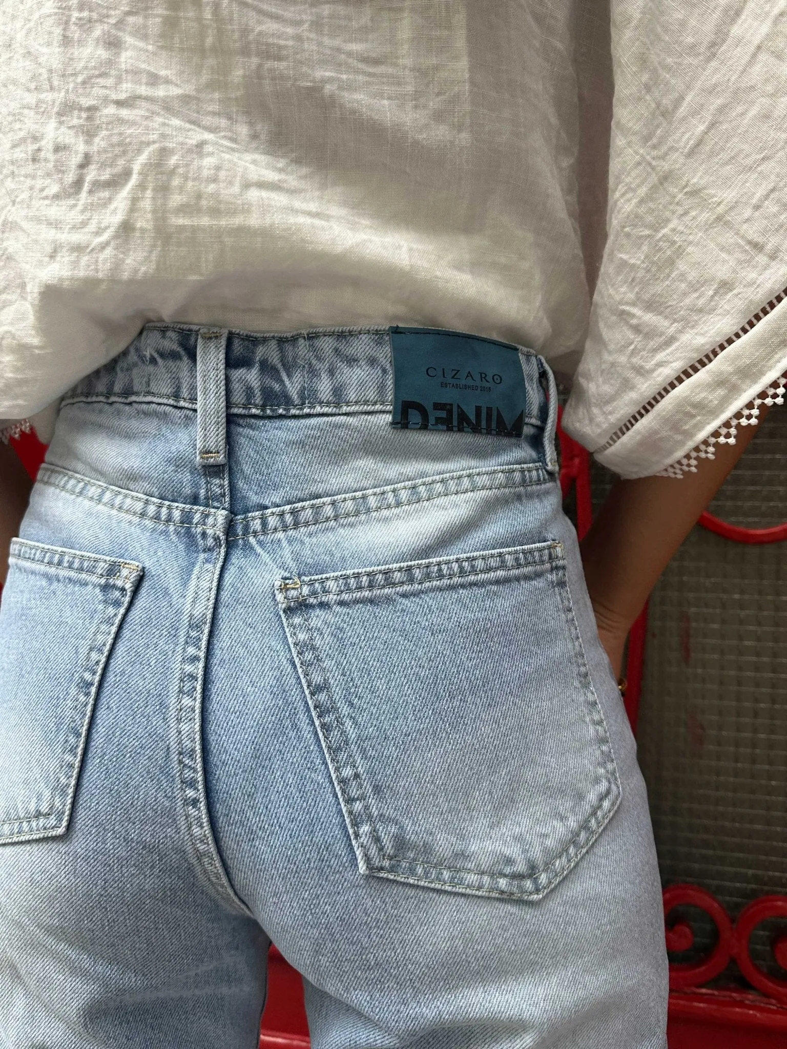 Straight-Leg - High-Waist Light Blue Jeans