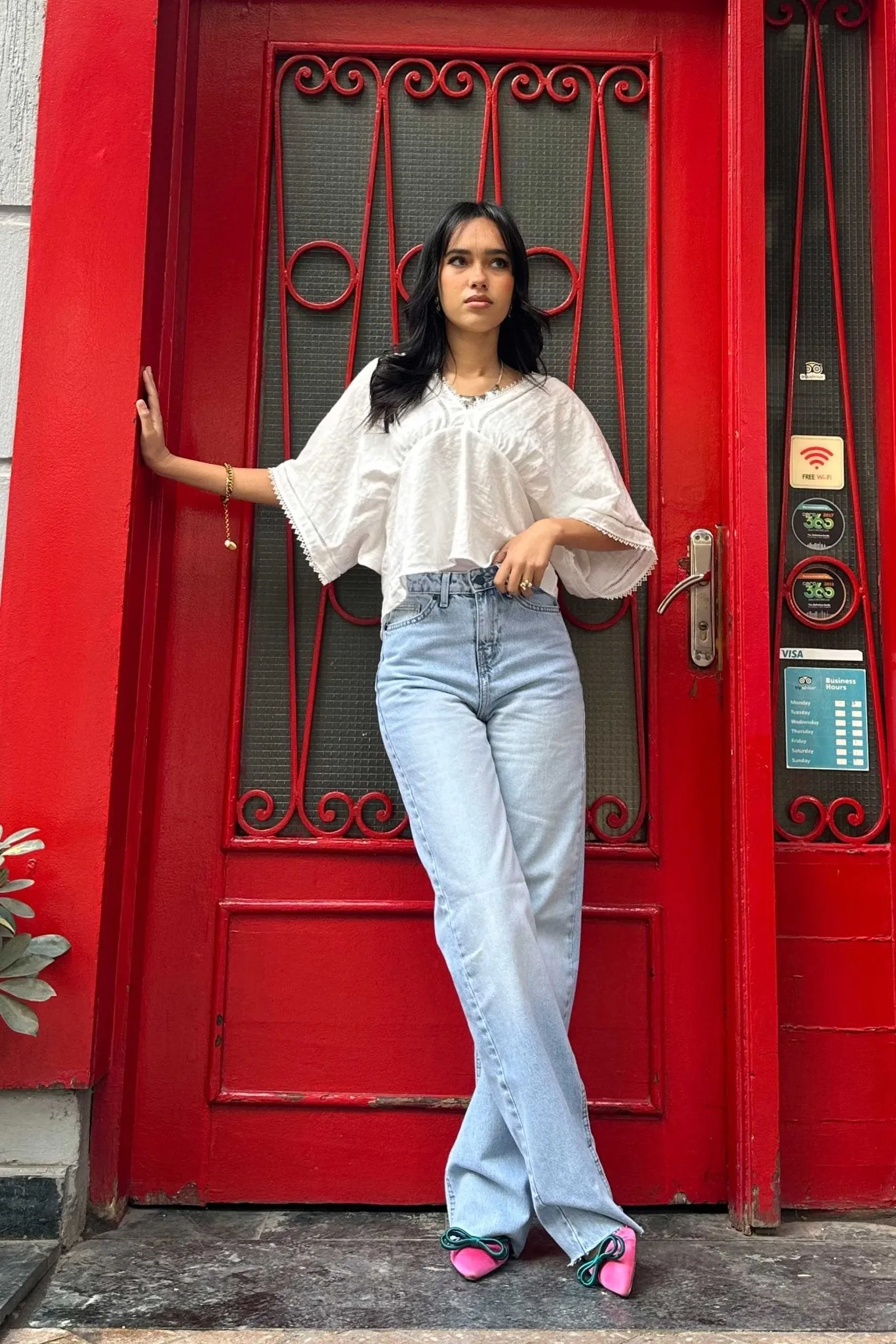 Straight-Leg - High-Waist Light Blue Jeans