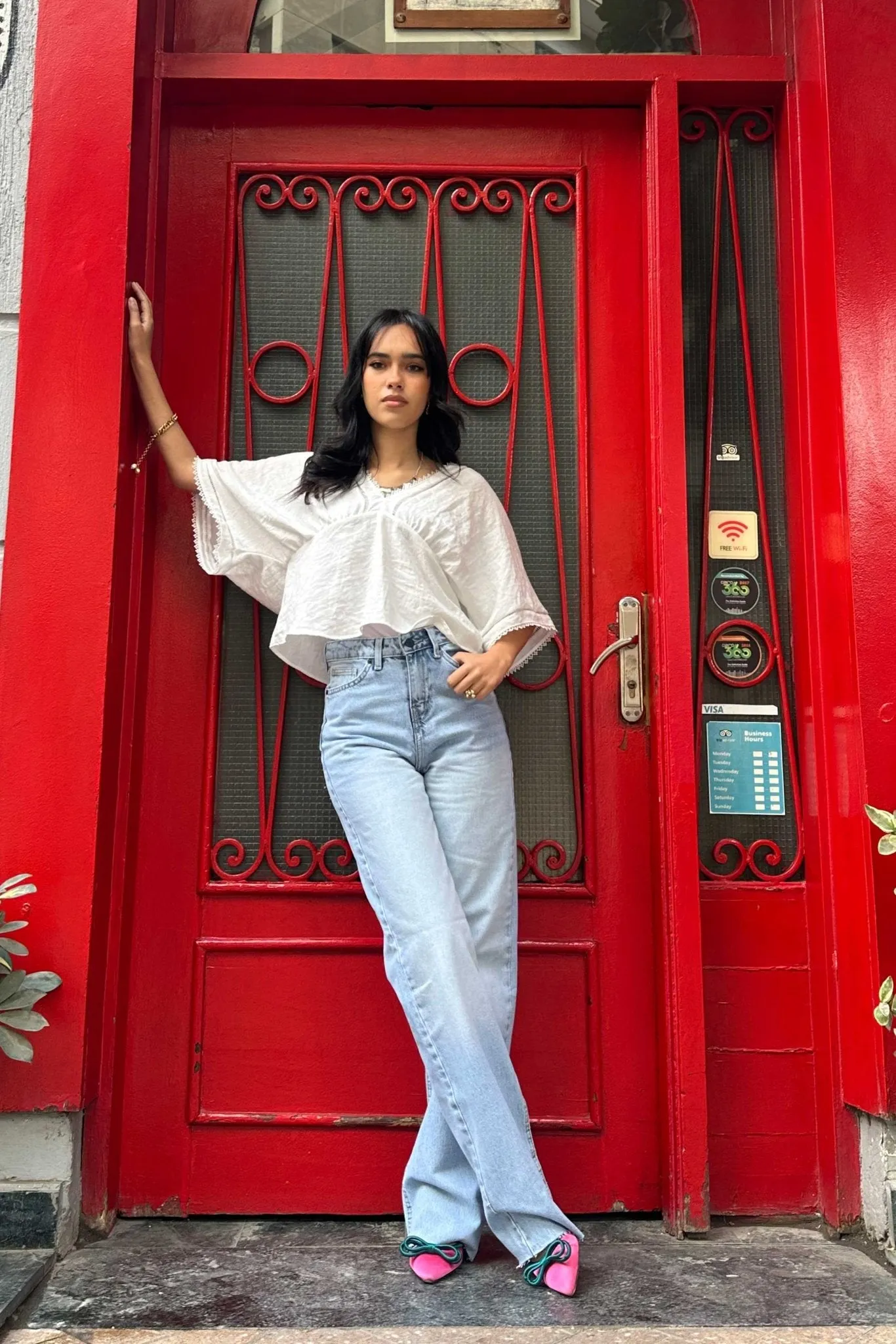 Straight-Leg - High-Waist Light Blue Jeans