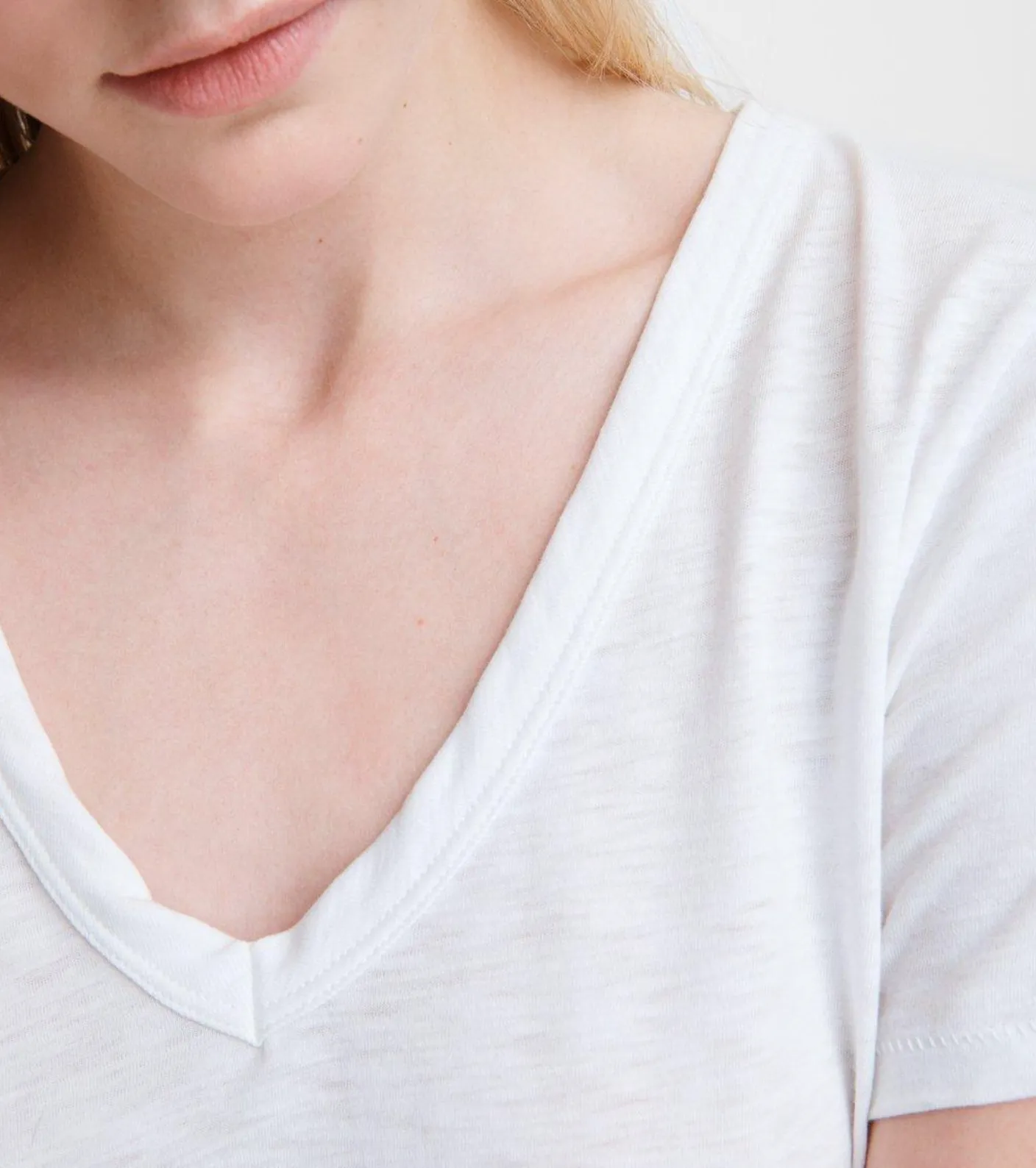 The Slub V-Neck Tee 'Rag & Bone'